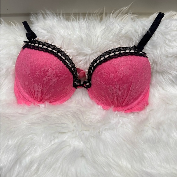 Sexy Little Things from Victorias Secret Pink Push Up Bra - Picture 1 of 9